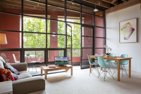 Warehouse Apartment With Balcony In Trendy Area - Accommodation 4U 0