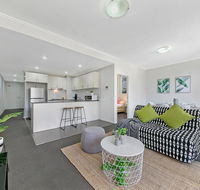 WARRICK FRAM 3 BEDS APT FREE PARKING WALK TO WESTFIELD CLOSE TO HOSPITAL NWF003 - Accommodation 4U