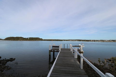 Waterfront Cottages - Accommodation 4U 3