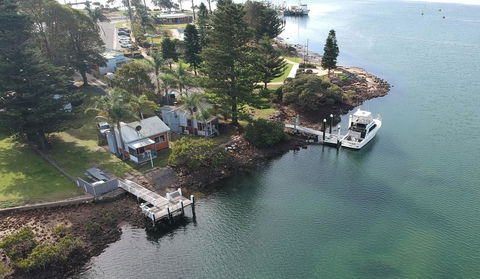 Waterfront Cottages - Accommodation 4U 0