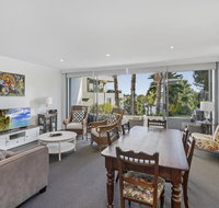 Waterfront resort living with space for the family - Accommodation 4U