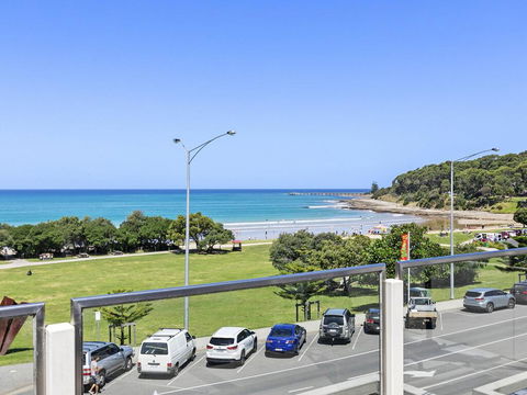 WATERFRONT SEVEN - In The Heart Of Lorne - Accommodation 4U 2