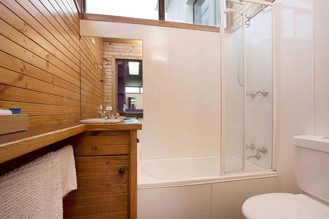 Plummers Mill - Central Townhouse - Accommodation 4U 5