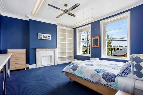 Plummers Mill - Central Townhouse - Accommodation 4U 0