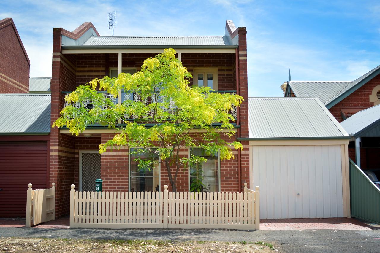 Quarry Hill VIC Accommodation 4U