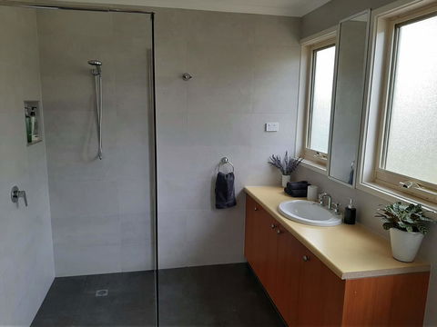 Elevated Holiday House Overlooks Tranquil Wetlands - Accommodation 4U 3