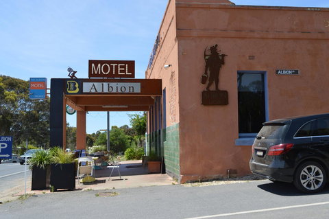 The Albion Motel Castlemaine - Accommodation 4U 6