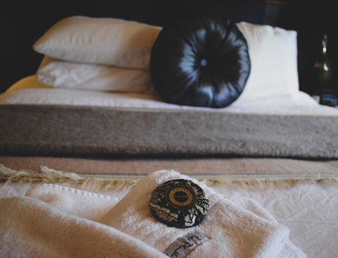 Bed Of Roses - Accommodation 4U 16