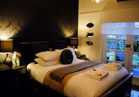 Bed Of Roses - Accommodation 4U 19