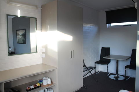 Rochester Motel - Accommodation 4U 19