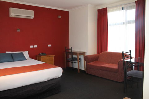 Rochester Motel - Accommodation 4U 13