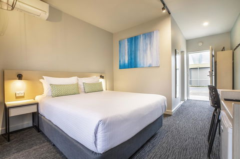 Nightcap At Excelsior Hotel - Accommodation 4U 15