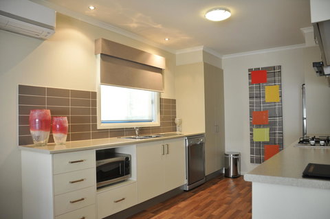 National Hotel Complex Bendigo - Accommodation 4U 24