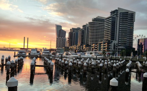 Harbour Escape Apartments Docklands - Accommodation 4U 4