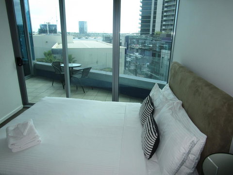 Harbour Escape Apartments Docklands - Accommodation 4U 16