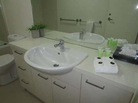 Harbour Escape Apartments Docklands - Accommodation 4U 20