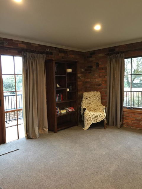 Bricks And Roses - Accommodation 4U 12