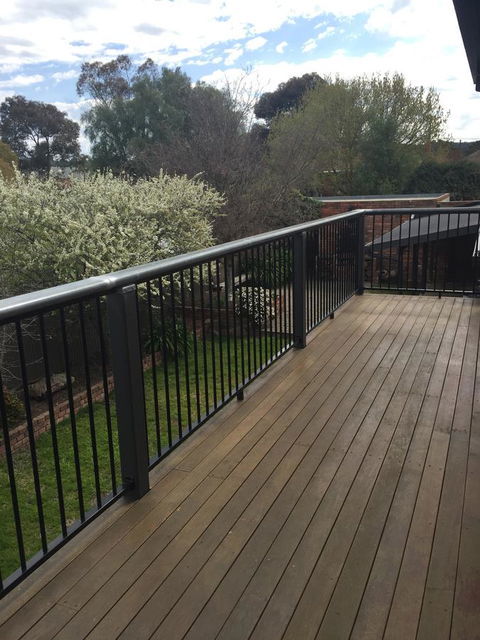 Bricks And Roses - Accommodation 4U 5