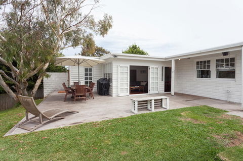 Sorrento Beach House - Perfect Spot And NEW Pool - Accommodation 4U 12
