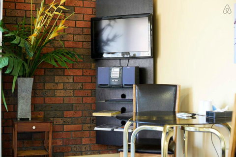 Cottages For Two - Accommodation 4U 16