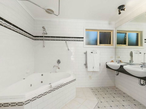 Cottages For Two - Accommodation 4U 2