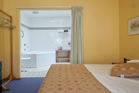 Cottages For Two - Accommodation 4U 8