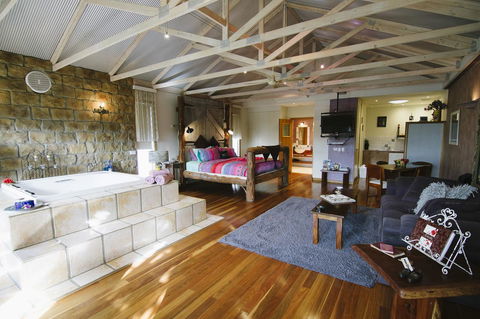 Ditto Daddy's - Accommodation 4U 16