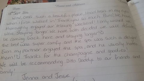 Ditto Daddy's - Accommodation 4U 13