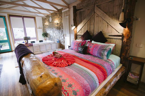 Ditto Daddy's - Accommodation 4U 6
