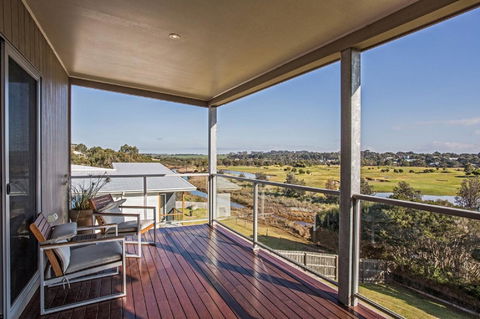 Saltwater Breeze Retreat - Accommodation 4U 26