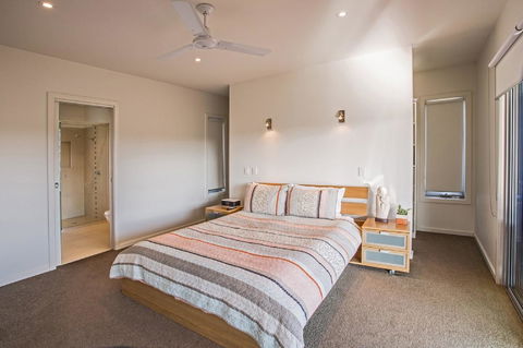 Saltwater Breeze Retreat - Accommodation 4U 16