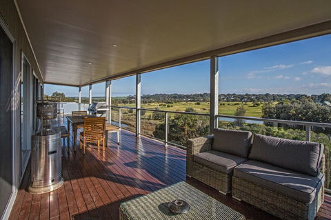 Saltwater Breeze Retreat - Accommodation 4U 7