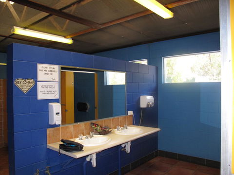 Cool Bananas Backpackers - Accommodation 4U 44