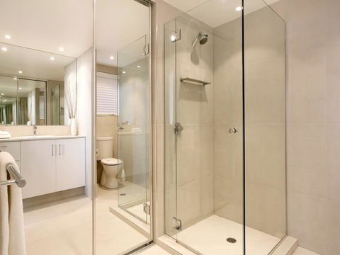 La Mer Sunshine Beachfront - Accommodation 4U 11