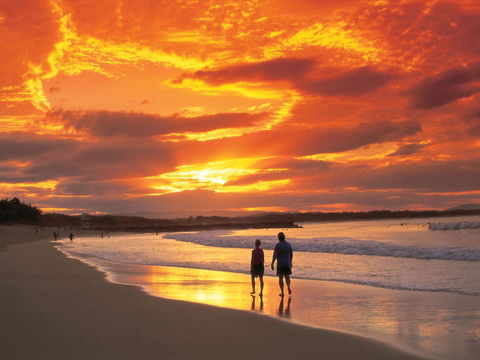 La Mer Sunshine Beachfront - Accommodation 4U 12