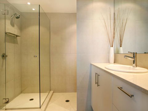 La Mer Sunshine Beachfront - Accommodation 4U 23