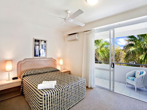 La Mer Sunshine Beachfront - Accommodation 4U 25