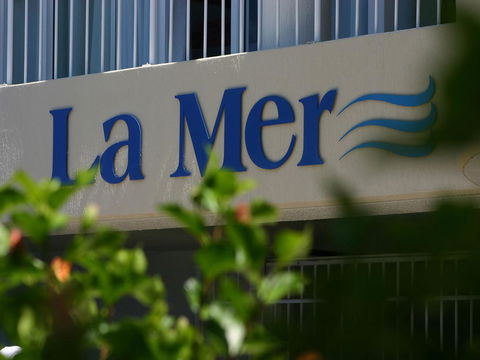 La Mer Sunshine Beachfront - Accommodation 4U 13