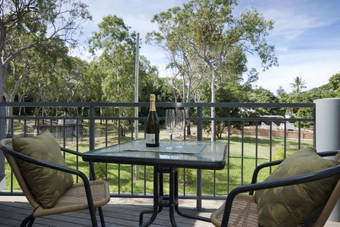 Woodville Beach Townhouse 6 - Accommodation 4U 10