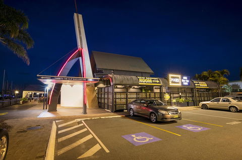 Nightcap At Kawana Waters Hotel - Accommodation 4U 4