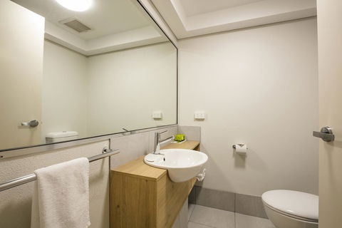 Nightcap At Kawana Waters Hotel - Accommodation 4U 32