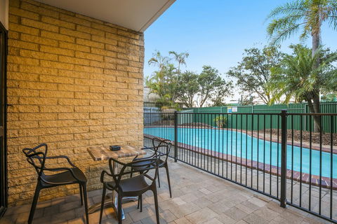 Nightcap At Kawana Waters Hotel - Accommodation 4U 26