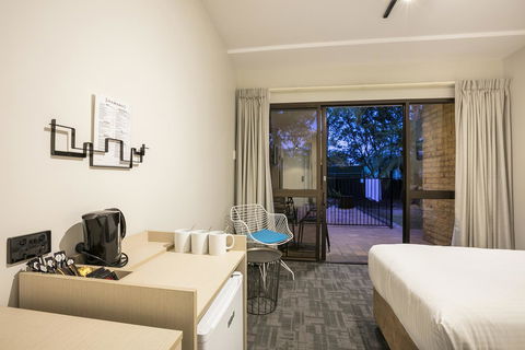 Nightcap At Kawana Waters Hotel - Accommodation 4U 13