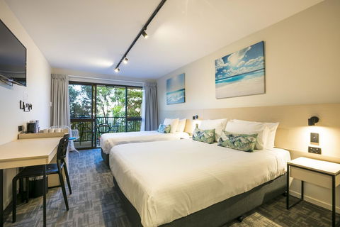 Nightcap At Kawana Waters Hotel - Accommodation 4U 0