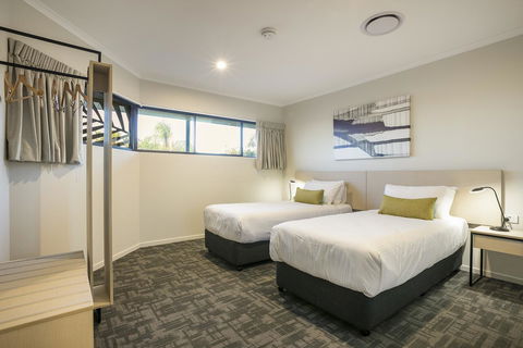 Nightcap At Kawana Waters Hotel - Accommodation 4U 40