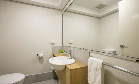 Nightcap At Kawana Waters Hotel - Accommodation 4U 24