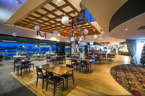 Nightcap At Kawana Waters Hotel - Accommodation 4U 19