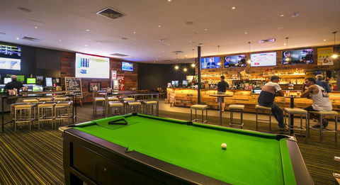 Nightcap At Kawana Waters Hotel - Accommodation 4U 6