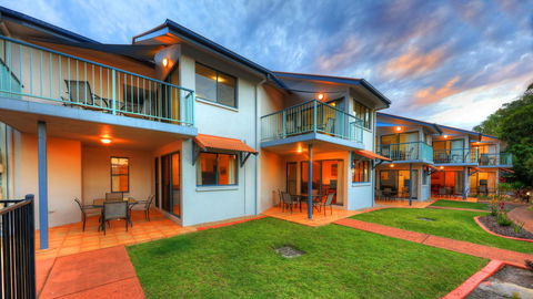Dolphin Waters - Accommodation 4U 16