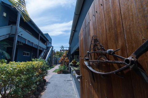 Backpackers At 1770 - Accommodation 4U 3